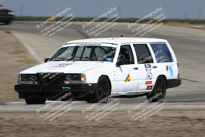 media/Sep-28-2025-24 Hours of Lemons (Sun) [[5dfe0e5f6e]]/12pm (Outside Grapevine)/